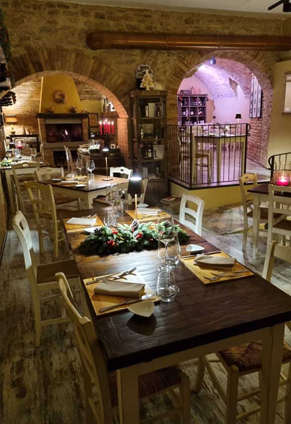 Sala da pranzo del Ristorante di Montone Tipico Osteria dei Sensi di Montone